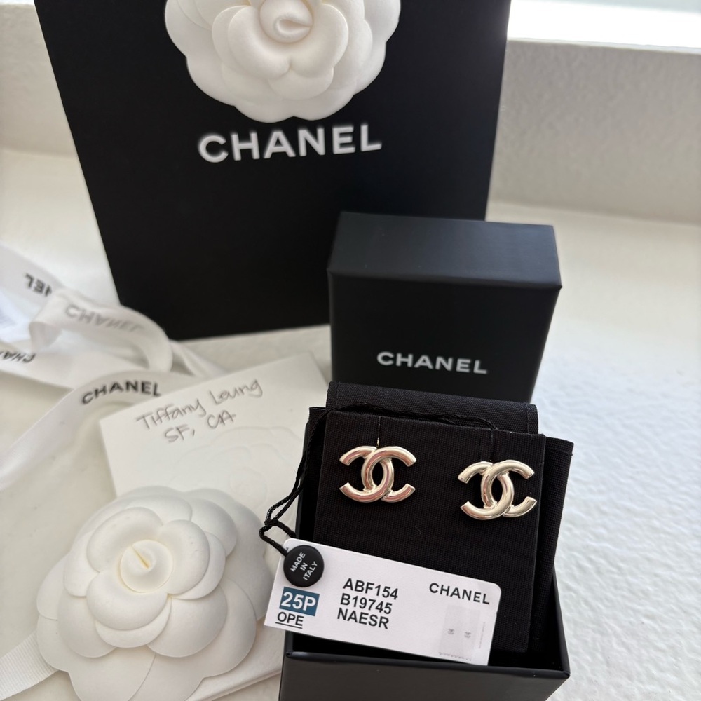 CHANEL 25P GOLD TONE CC EARRINGS
